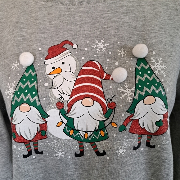 Holiday Gnome Sweatshirt Grey Fleece Lined Women's Small Cozy Festive Crew - Picture 2 of 13